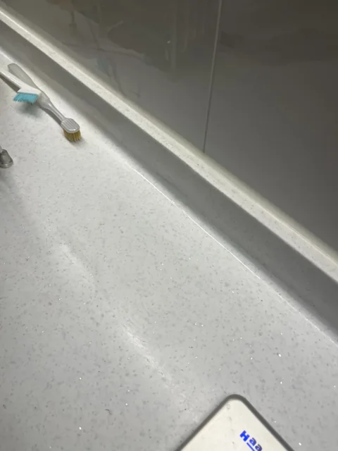 정수기 구멍 복원 상판 보수 작업 이후 싱크대 상판