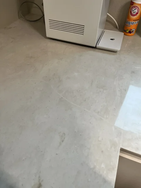 오로라 계열 상판 갈라짐 보수 작업 이후 싱크대 상판